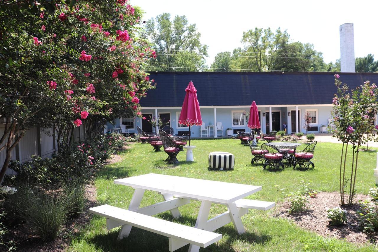 The Chesapeake Inn Urbanna Esterno foto